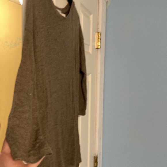 Shirt - Picture 5 of 6